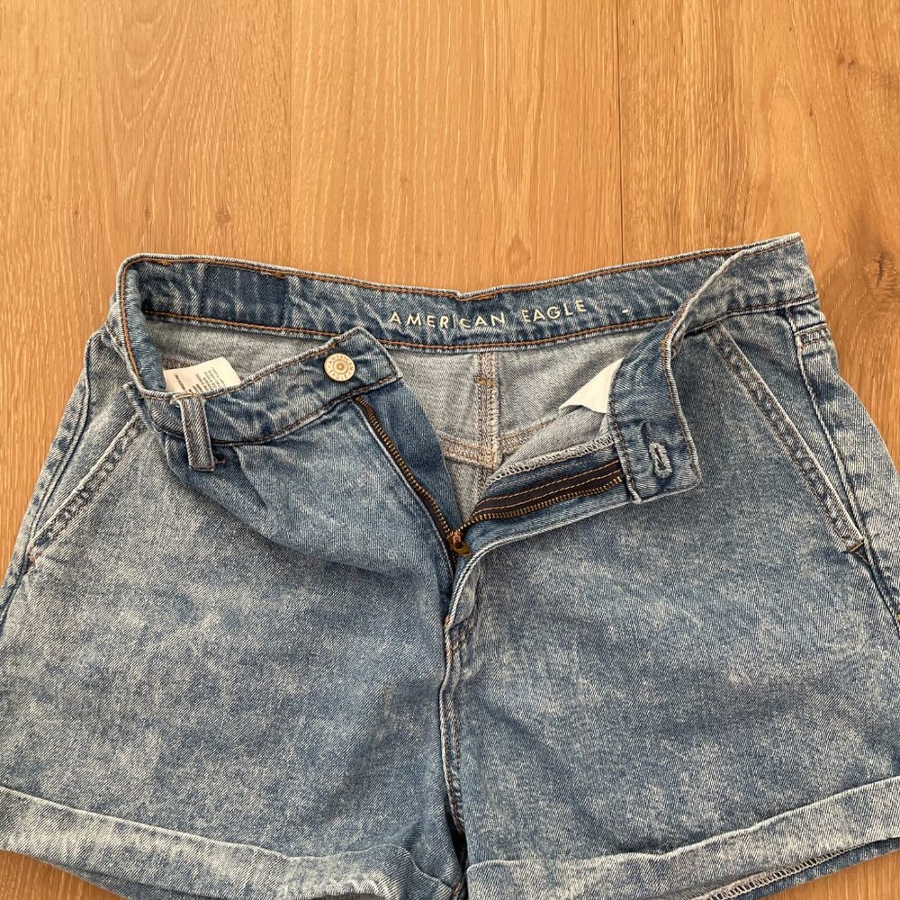 American Eagle Jean Shorts Women 8 Blue Denim Mom Pleated Acid 01237-5319 450 - Picture 6 of 13
